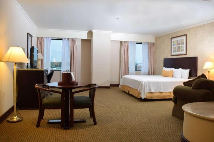 Best Western Plus Nuevo Laredo Inn & Suites Rom bilde
